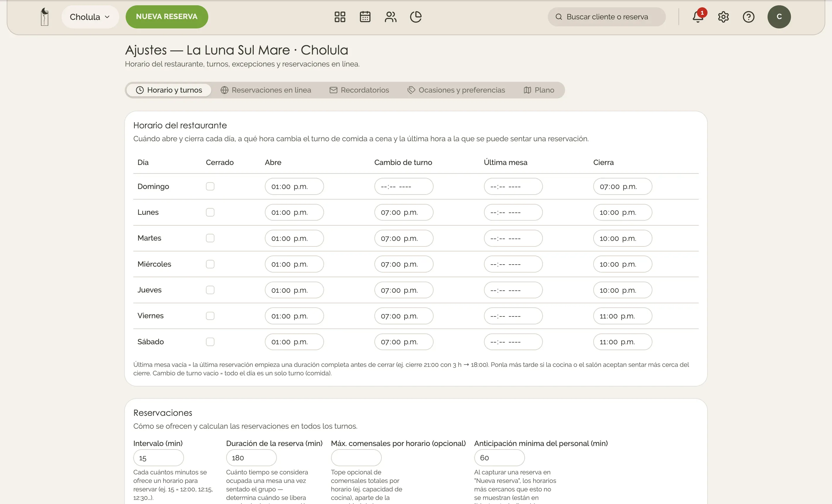 Ajustes de la sucursal: horario por día, cambio de turno, última mesa y cierre.