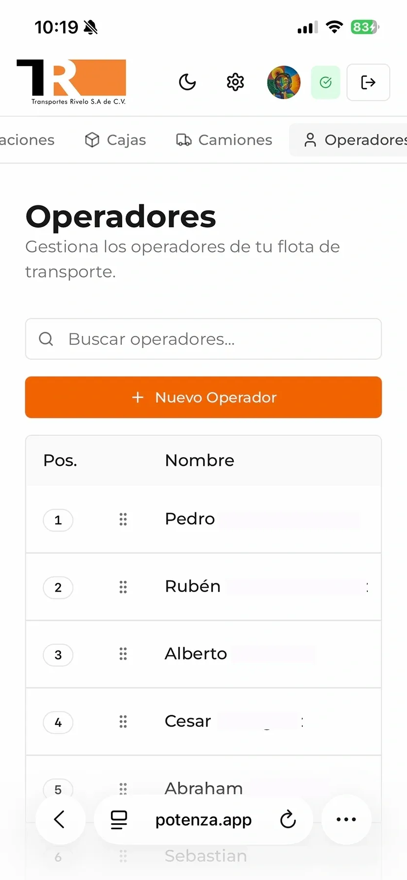 Lista de operadores en vista móvil.